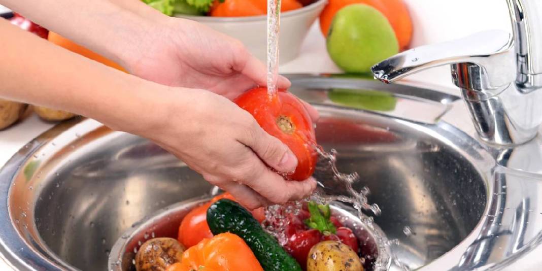 Sirke ve karbonat bile yetersiz kalıyor! Pestisiti kökünden temizleyen en etkili yöntem: Etkisi uzmanlarca kanıtlandı 5